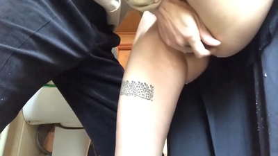 Məktəb vanna otağında fışqırıq, əsl köpüklü orqazm - müəllimim əlindən gələni etdi